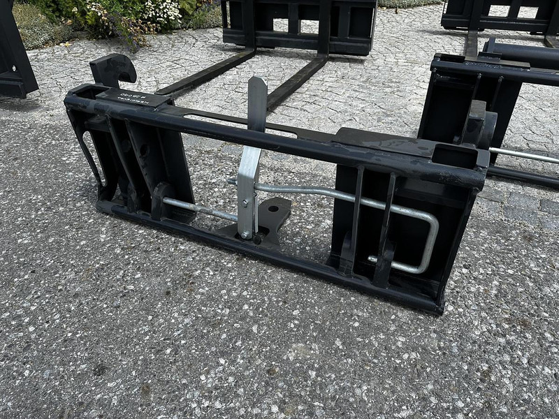 Big Adapter Merlo passend zu Euro Aufnahme - Attachment: picture 1 Big Adapter Merlo passend zu Euro Aufnahme - Attachment: picture 1