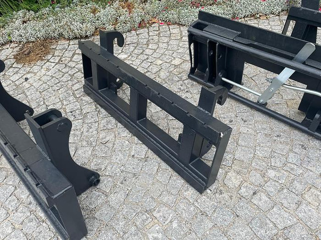 Big Palettengabel 2 t passend zu Volvo L30 Aufnahme - Forks for Material handling equipment: picture 2 Big Palettengabel 2 t passend zu Volvo L30 Aufnahme - Forks for Material handling equipment: picture 2
