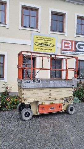 JLG 2630ES Scherenarbeitsbühne elektrisch - Aerial platform: picture 3 JLG 2630ES Scherenarbeitsbühne elektrisch - Aerial platform: picture 3