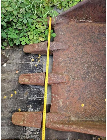 Volvo Tieflöffel 80 cm Arbeitsbreite - Bucket: picture 2 Volvo Tieflöffel 80 cm Arbeitsbreite - Bucket: picture 2