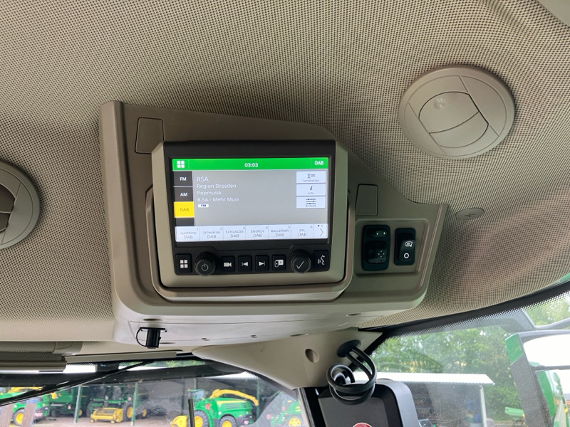 John Deere X9 1100 - Combine harvester: picture 2 John Deere X9 1100 - Combine harvester: picture 2
