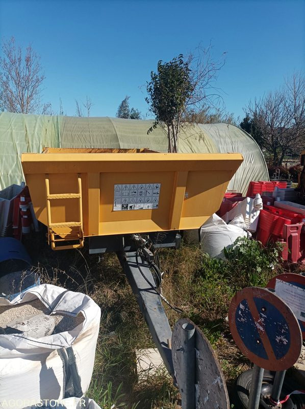 Remorque TP12 Lambert - Agricultural machinery: picture 1 Remorque TP12 Lambert - Agricultural machinery: picture 1