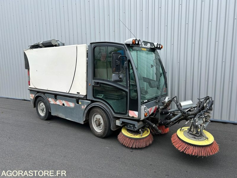 BALAYEUSE DE VOIRIE - BOSCHUNG - S3 - 2004 - 7 865 HEURES - Road sweeper: picture 1 BALAYEUSE DE VOIRIE - BOSCHUNG - S3 - 2004 - 7 865 HEURES - Road sweeper: picture 1