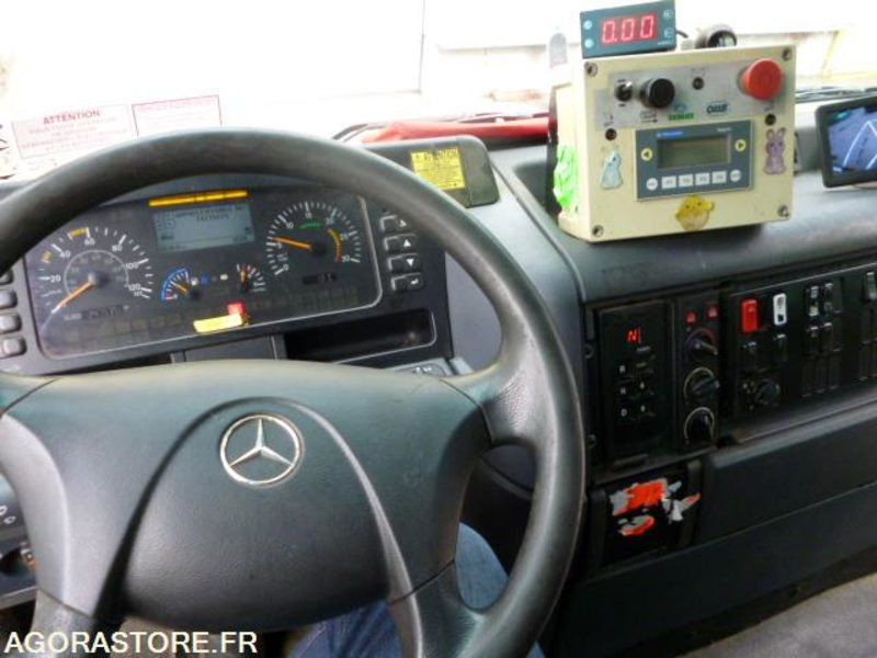 BOM ECONIC MERCEDES CABINE TYPE BUS 2007 4 places 247550kms - Garbage truck: picture 4 BOM ECONIC MERCEDES CABINE TYPE BUS 2007 4 places 247550kms - Garbage truck: picture 4
