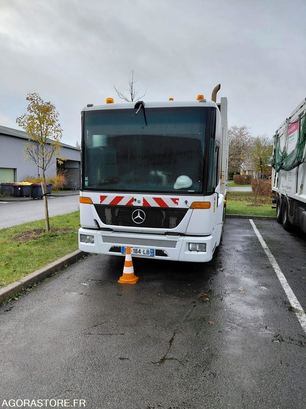 BOM MECEDES ECONIC (FERAILLE) - Garbage truck: picture 3 BOM MECEDES ECONIC (FERAILLE) - Garbage truck: picture 3
