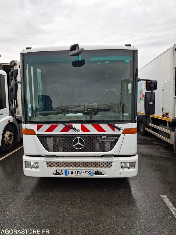 BOM Mercedes Econic 256043 kms 2013 - CW-017-YS - Garbage truck: picture 2 BOM Mercedes Econic 256043 kms 2013 - CW-017-YS - Garbage truck: picture 2