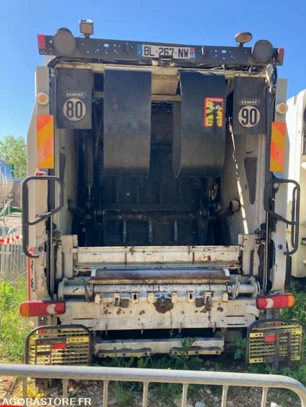BOM Renault Midlum en attente - Garbage truck: picture 4 BOM Renault Midlum en attente - Garbage truck: picture 4
