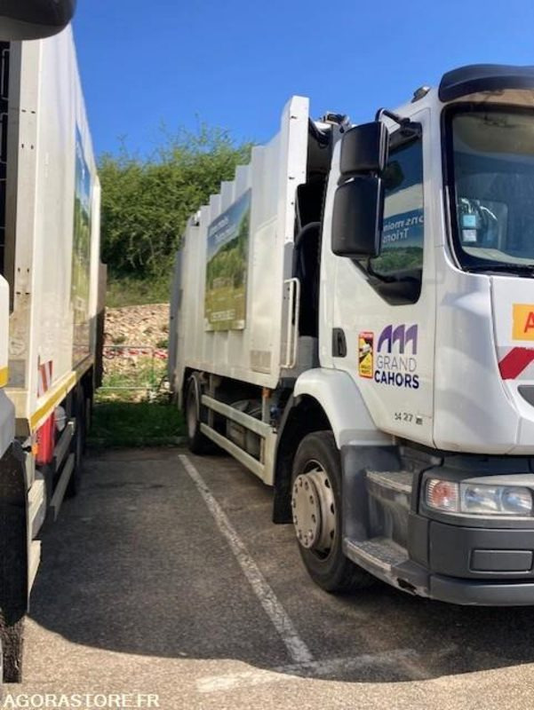 BOM Renault Midlum en attente - Garbage truck: picture 2 BOM Renault Midlum en attente - Garbage truck: picture 2