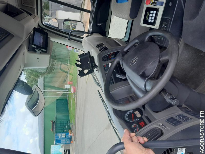 BOM Renault Premium 19T - Garbage truck: picture 3 BOM Renault Premium 19T - Garbage truck: picture 3