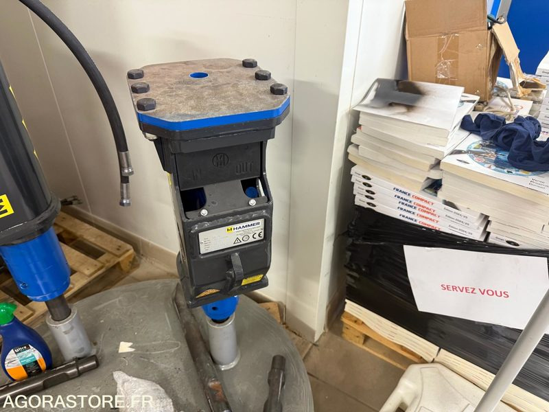 BRH HAMMER SB 70 Pelles de 500kg - 1.6T NEUF - Hydraulic hammer: picture 1 BRH HAMMER SB 70 Pelles de 500kg - 1.6T NEUF - Hydraulic hammer: picture 1