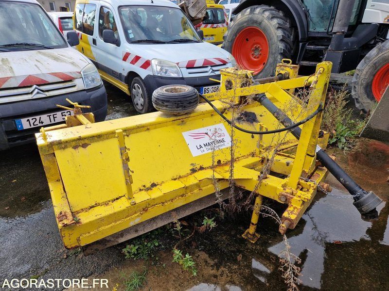 Balayeuse Mathieu 7239S - 1967 - Road sweeper: picture 1 Balayeuse Mathieu 7239S - 1967 - Road sweeper: picture 1