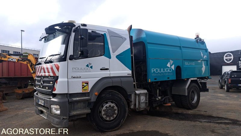 Balayeuse chantier - Road sweeper: picture 1 Balayeuse chantier - Road sweeper: picture 1