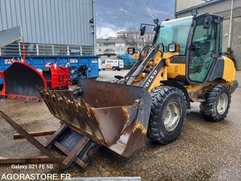 CHARGEUSE VOLVO L25B-P 2008 6200 HEURES - Loader: picture 1 CHARGEUSE VOLVO L25B-P 2008 6200 HEURES - Loader: picture 1