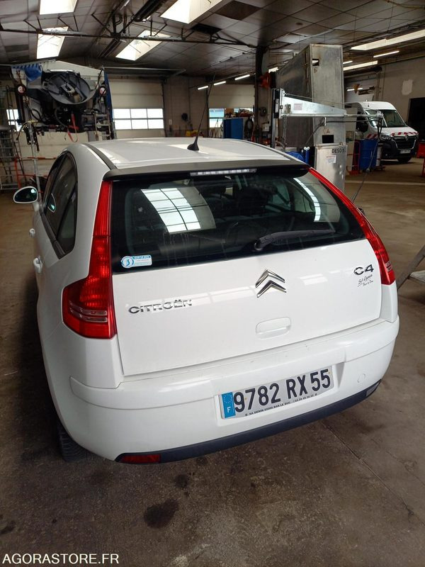 CITROEN C4 PACK AMBIANCE HDI92 - 2007 - Car: picture 5 CITROEN C4 PACK AMBIANCE HDI92 - 2007 - Car: picture 5