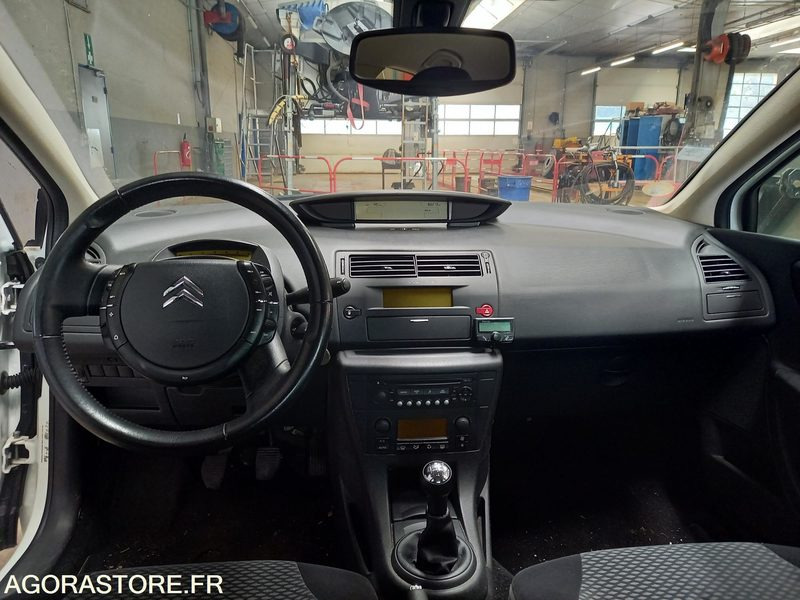 CITROEN C4 PACK AMBIANCE HDI92 - 2007 - Car: picture 3 CITROEN C4 PACK AMBIANCE HDI92 - 2007 - Car: picture 3