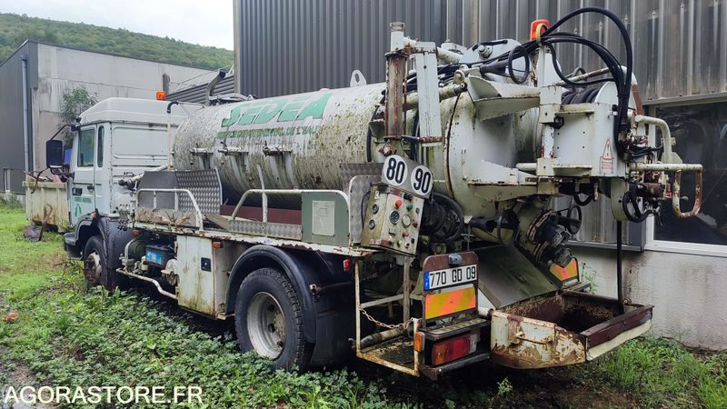 Camion Hydrocureur Renault - Vacuum truck: picture 2 Camion Hydrocureur Renault - Vacuum truck: picture 2