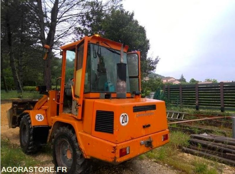 Chargeuse - Loader: picture 4 Chargeuse - Loader: picture 4