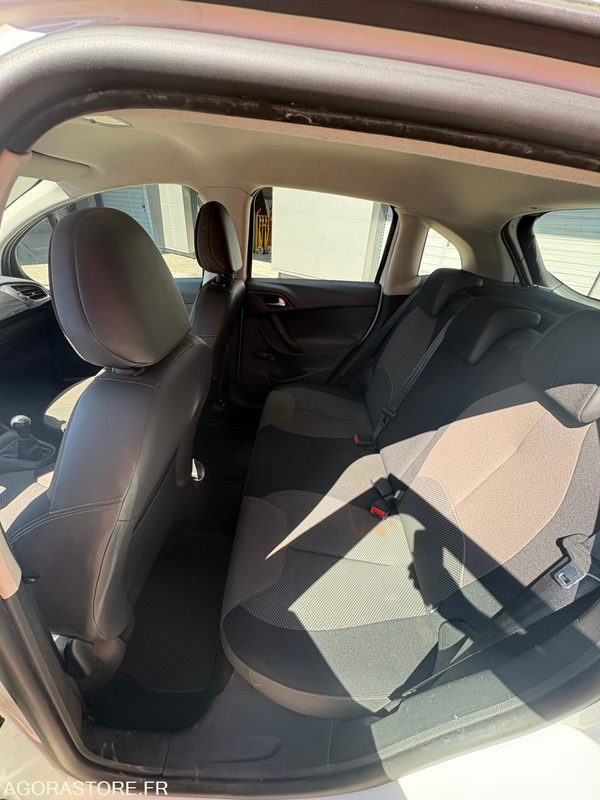Citroën C3 - 2014 - 153 200 km - DH862AF - Car: picture 4 Citroën C3 - 2014 - 153 200 km - DH862AF - Car: picture 4