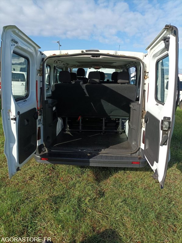 DS-311-SJ - Roulant - RENAULT TRAFIC - VP - 331 363 Kms - Minibus, Passenger van: picture 4 DS-311-SJ - Roulant - RENAULT TRAFIC - VP - 331 363 Kms - Minibus, Passenger van: picture 4