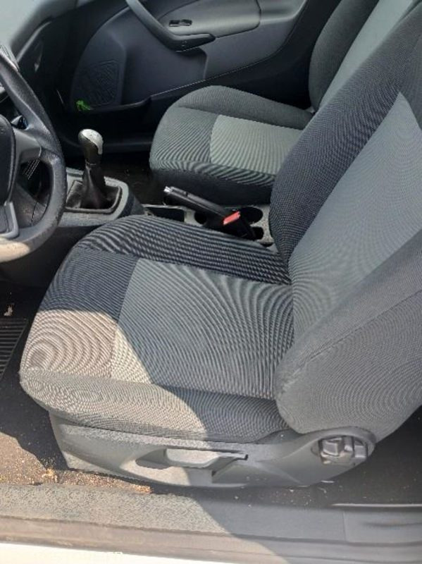 FORD FIESTA N°2 1.2 L– COULEUR BLANCHE - Car: picture 3 FORD FIESTA N°2 1.2 L– COULEUR BLANCHE - Car: picture 3