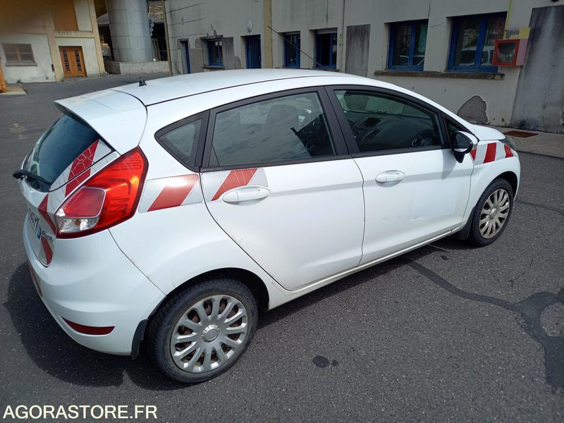FORD FIESTA TDCI 70 FAP TREND -5 PORTES - Car: picture 5 FORD FIESTA TDCI 70 FAP TREND -5 PORTES - Car: picture 5