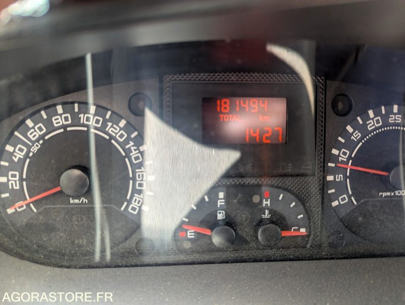 FOURGON IVECO 35C18 - 2008 - 182 000 KM - Panel van: picture 4 FOURGON IVECO 35C18 - 2008 - 182 000 KM - Panel van: picture 4