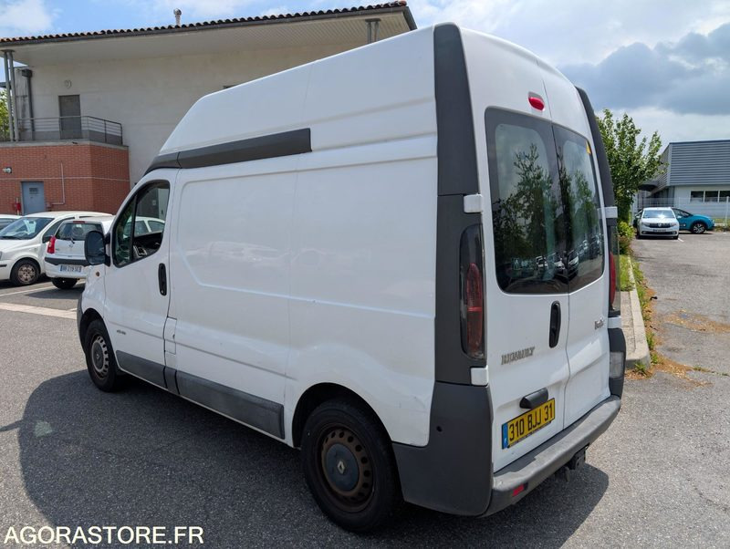 FOURGON TOLE MOINS 3T5 RENAULT TRAFIC - Panel van: picture 2 FOURGON TOLE MOINS 3T5 RENAULT TRAFIC - Panel van: picture 2