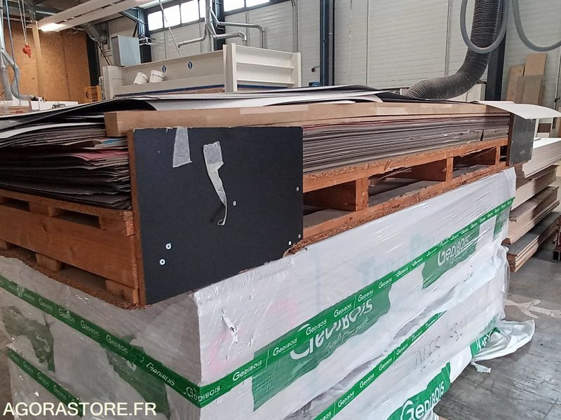 Feuilles de stratifié EGGER et POLYREY - Tool/ Equipment: picture 1 Feuilles de stratifié EGGER et POLYREY - Tool/ Equipment: picture 1