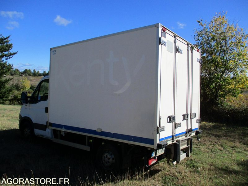 IVECO 35S13 de 2013 chassis cabine frigorifique idéal pour modifié en benne - Refrigerated van: picture 3 IVECO 35S13 de 2013 chassis cabine frigorifique idéal pour modifié en benne - Refrigerated van: picture 3