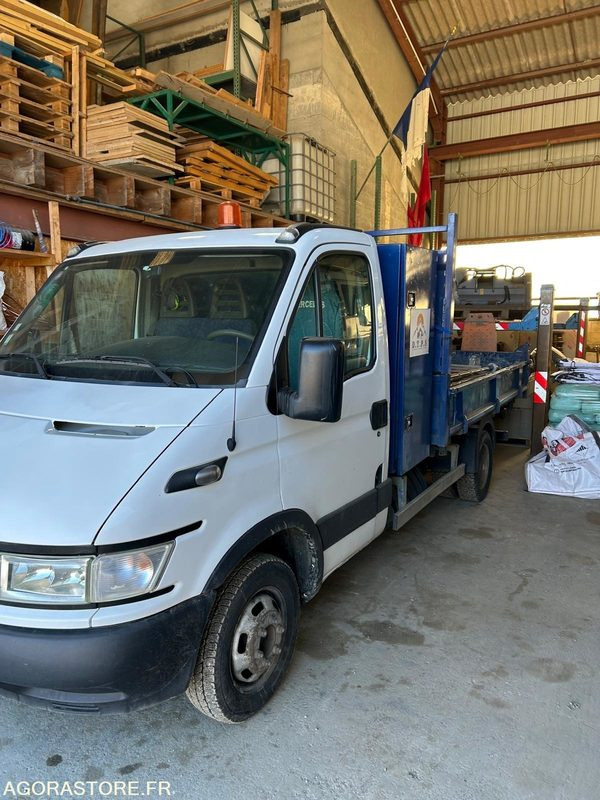 IVECO DAILY 35C13 2005 225500 KM - Tipper van: picture 2 IVECO DAILY 35C13 2005 225500 KM - Tipper van: picture 2