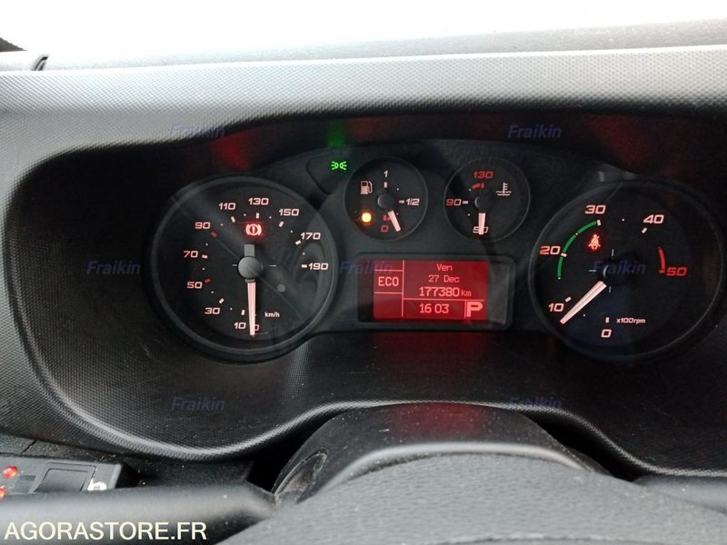 IVECO DAILY CHASSIS 35S13 EURO 5 / DY555FL / 177380 kms / 2015 - Panel van: picture 5 IVECO DAILY CHASSIS 35S13 EURO 5 / DY555FL / 177380 kms / 2015 - Panel van: picture 5