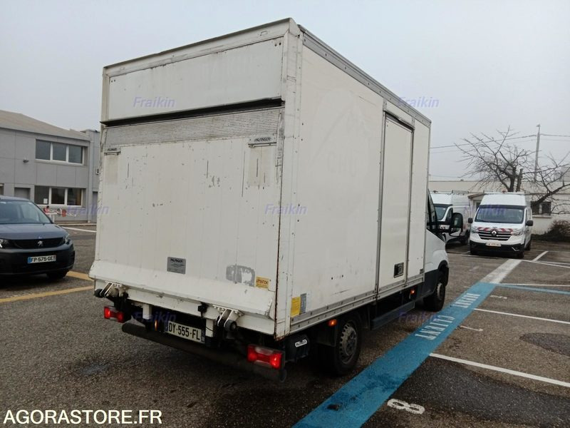 IVECO DAILY CHASSIS 35S13 EURO 5 / DY555FL / 177380 kms / 2015 - Panel van: picture 3 IVECO DAILY CHASSIS 35S13 EURO 5 / DY555FL / 177380 kms / 2015 - Panel van: picture 3