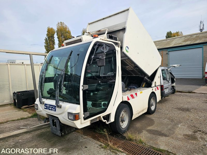 LAVEUSE MATIS - 2013 - 8370 h - NA5L3A0010 - Road sweeper: picture 1 LAVEUSE MATIS - 2013 - 8370 h - NA5L3A0010 - Road sweeper: picture 1