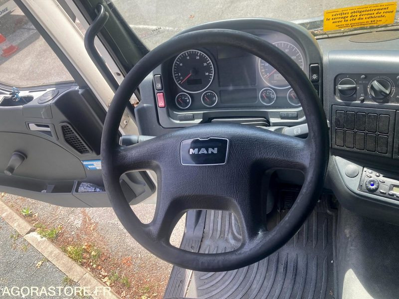 MAN TGM 18.240 / 2008 / 357000KMS - Curtainsider truck: picture 4 MAN TGM 18.240 / 2008 / 357000KMS - Curtainsider truck: picture 4