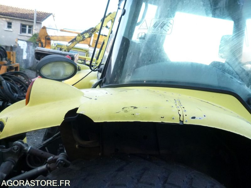 MASSEY 6445 DYNA 6 4X4 FAUCHEUR + NOREMAT OPTIMA M57T VISIOBRAS - Farm tractor: picture 5 MASSEY 6445 DYNA 6 4X4 FAUCHEUR + NOREMAT OPTIMA M57T VISIOBRAS - Farm tractor: picture 5