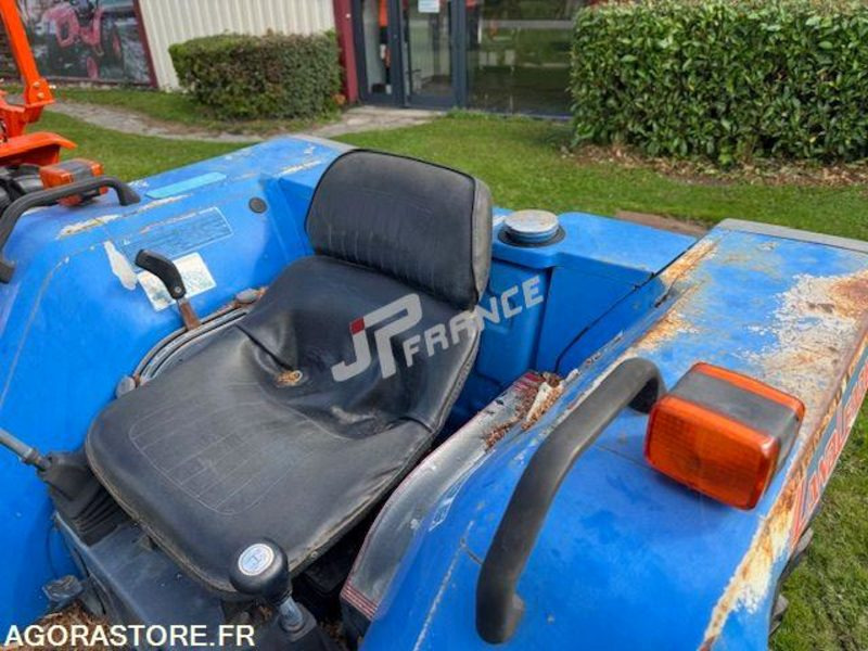 MICRO TRACTEUR ISEKI 22 CV 3 cylindres diesel 1194H 2RM - Farm tractor: picture 2 MICRO TRACTEUR ISEKI 22 CV 3 cylindres diesel 1194H 2RM - Farm tractor: picture 2