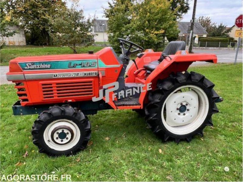 MICROTRACTEUR KUBOTA L1-185 4RM 3 CYLINDRES DIESEL 1300CM3 DANS L'ETAT - Farm tractor: picture 2 MICROTRACTEUR KUBOTA L1-185 4RM 3 CYLINDRES DIESEL 1300CM3 DANS L'ETAT - Farm tractor: picture 2