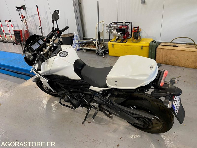 MOTO YAMAHA MT09 - Motorcycle: picture 3 MOTO YAMAHA MT09 - Motorcycle: picture 3
