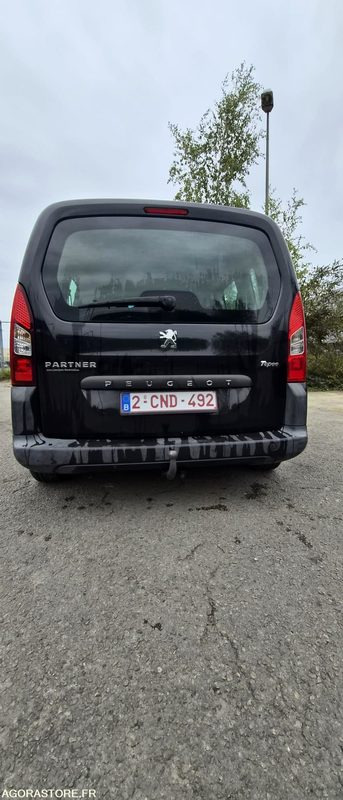 Monospace Peugeot Partner - 2012 - 296 080km - Car: picture 5 Monospace Peugeot Partner - 2012 - 296 080km - Car: picture 5