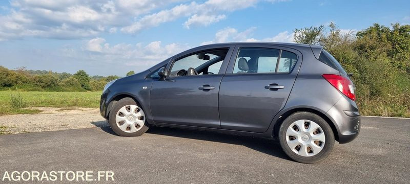 Opel Corsa 1.3 (2011) - Car: picture 3 Opel Corsa 1.3 (2011) - Car: picture 3
