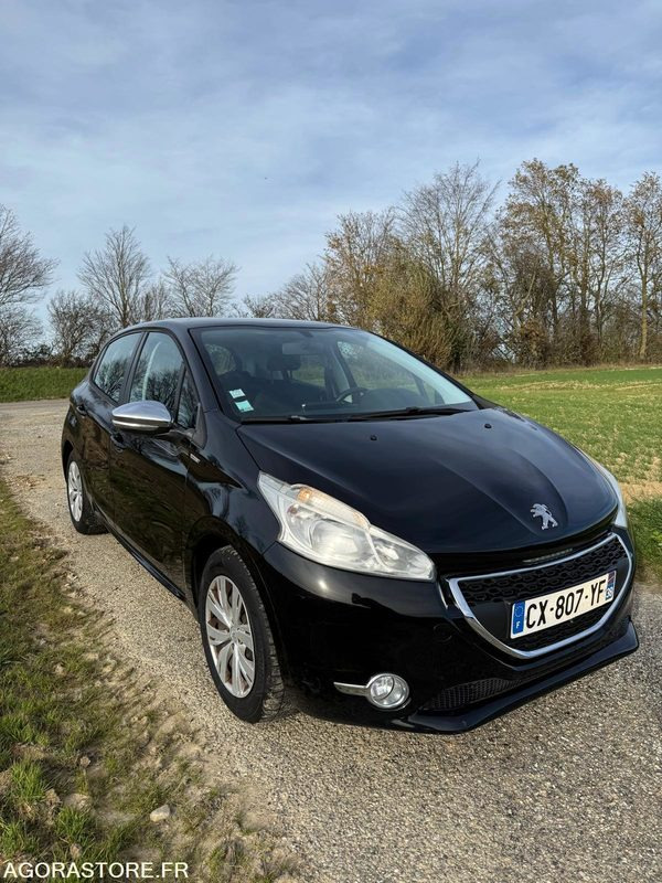 PEUGEOT 208 URBAN SOUL 1ER MAIN 150.000km - Car: picture 1 PEUGEOT 208 URBAN SOUL 1ER MAIN 150.000km - Car: picture 1