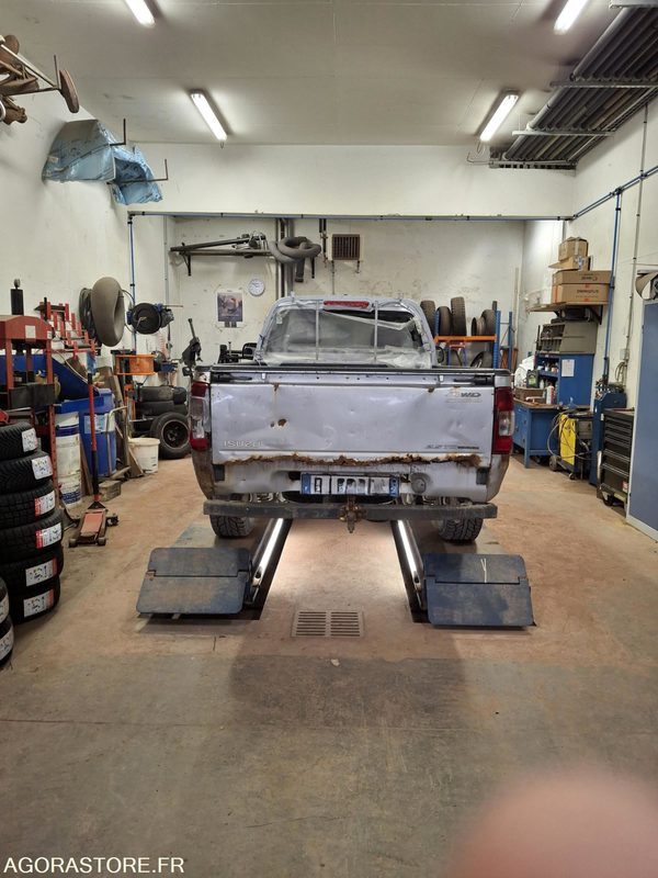 PICK UP D MAX   ISUZU - Pickup truck: picture 2 PICK UP D MAX   ISUZU - Pickup truck: picture 2