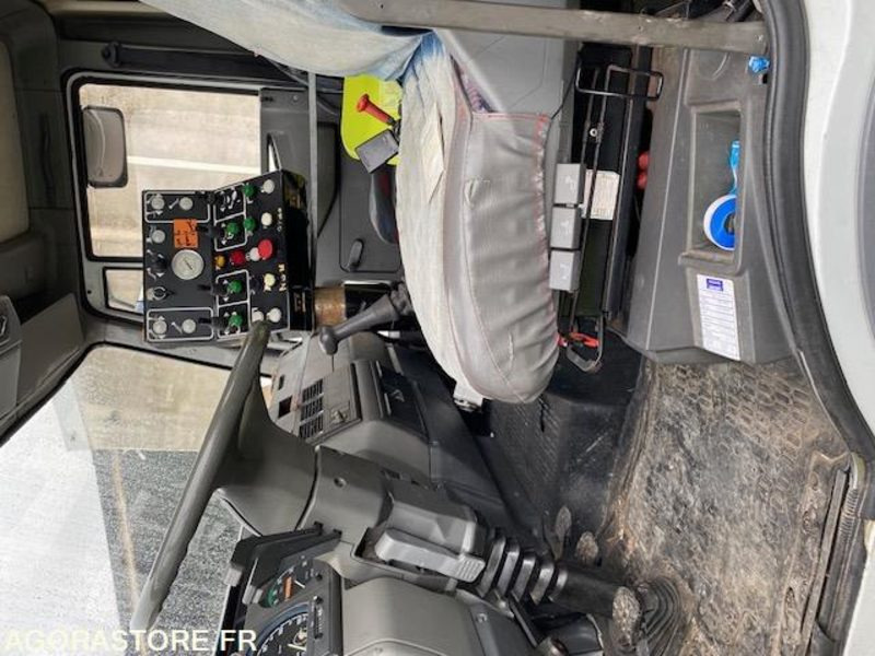 PL laveuse IVECO 100E15 1995 - Road sweeper: picture 5 PL laveuse IVECO 100E15 1995 - Road sweeper: picture 5