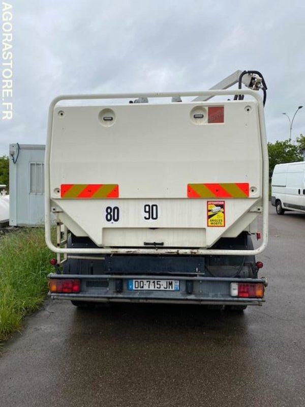 PL laveuse IVECO 100E15 1995 - Road sweeper: picture 3 PL laveuse IVECO 100E15 1995 - Road sweeper: picture 3