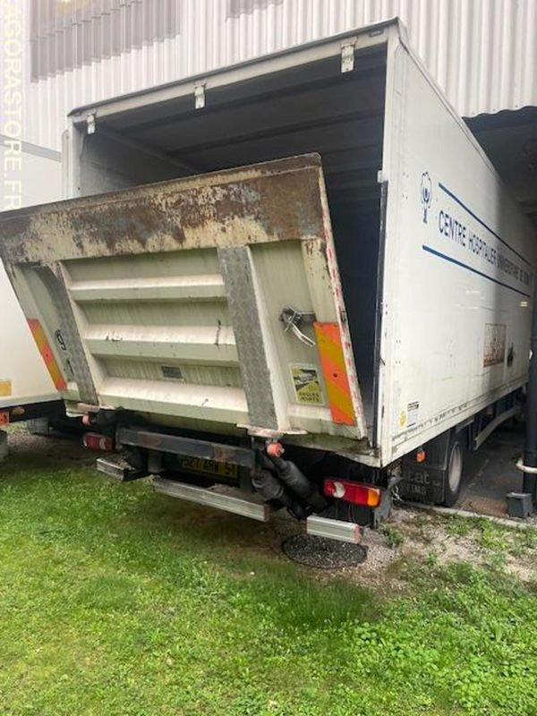 POID LOURD Renault Premium - Box truck: picture 3 POID LOURD Renault Premium - Box truck: picture 3