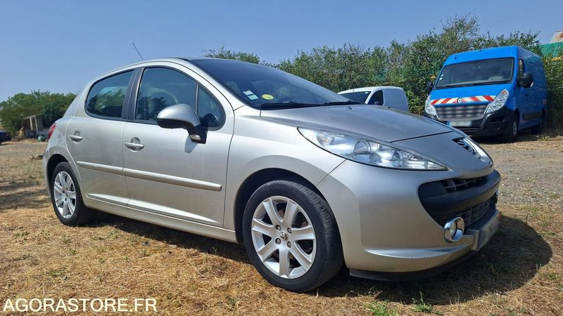Peugeot 207 boite de vitesse automatique - 2008 - Car: picture 1 Peugeot 207 boite de vitesse automatique - 2008 - Car: picture 1