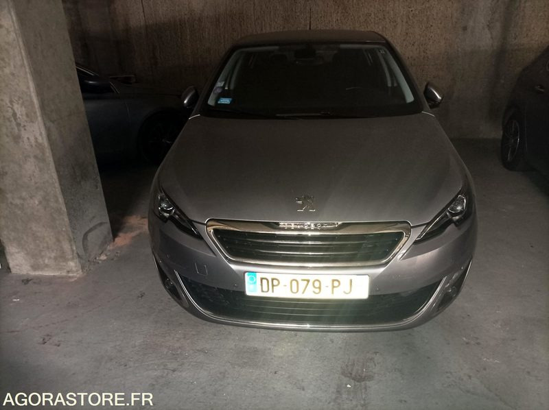 Peugeot 308 - 2015 - 120000 km - Car: picture 2 Peugeot 308 - 2015 - 120000 km - Car: picture 2