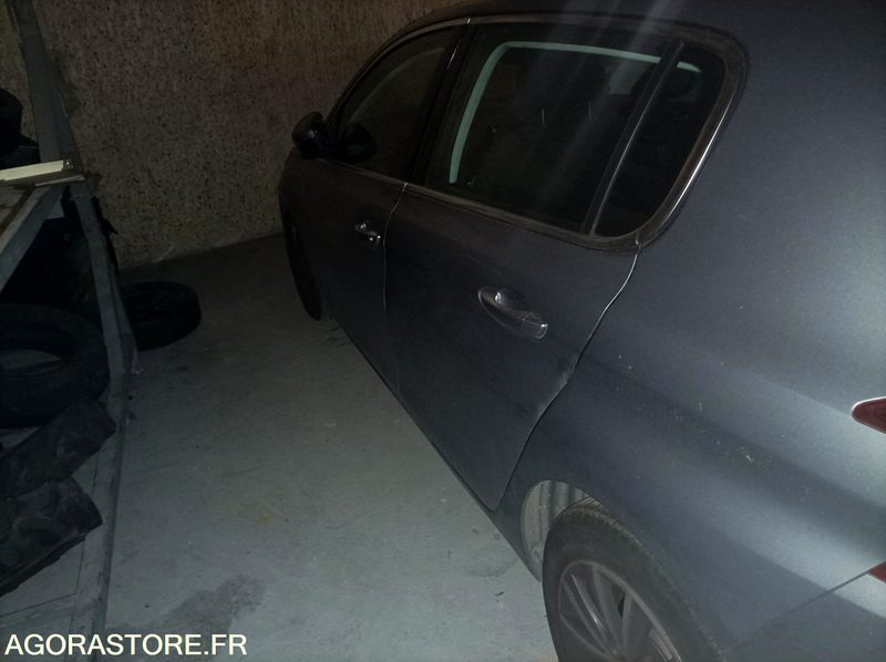 Peugeot 308 - 2015 - 125 000 km - Car: picture 4 Peugeot 308 - 2015 - 125 000 km - Car: picture 4