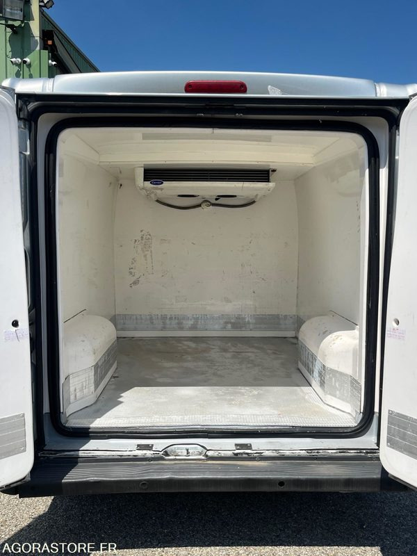 Peugeot Boxer L1H2 330 L1H1 2L Bluehdi - 2017 - 139 950km - Refrigerated van: picture 4 Peugeot Boxer L1H2 330 L1H1 2L Bluehdi - 2017 - 139 950km - Refrigerated van: picture 4