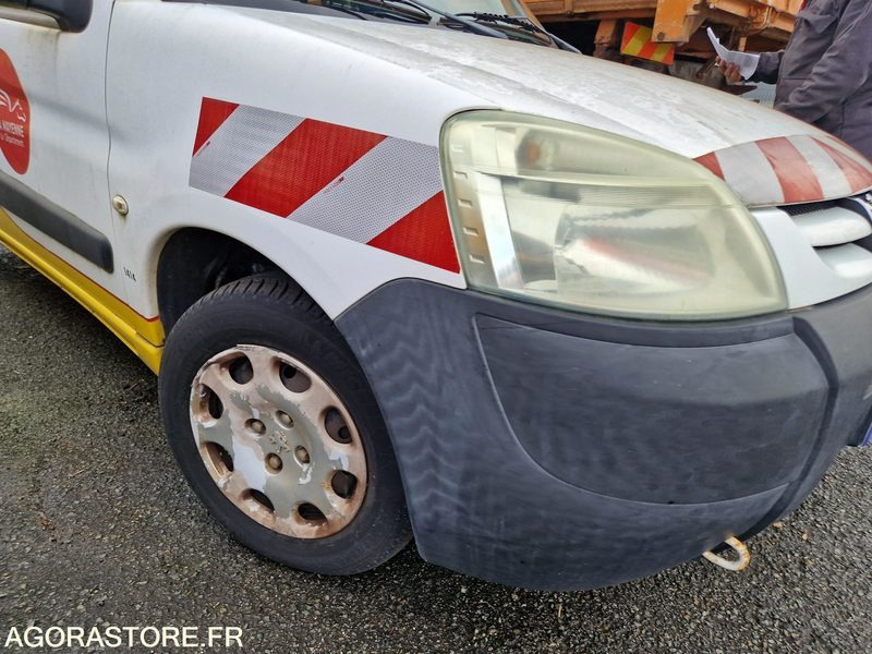 Peugeot Partner - 234876 -2006 - 1169TB53 - Car: picture 5 Peugeot Partner - 234876 -2006 - 1169TB53 - Car: picture 5